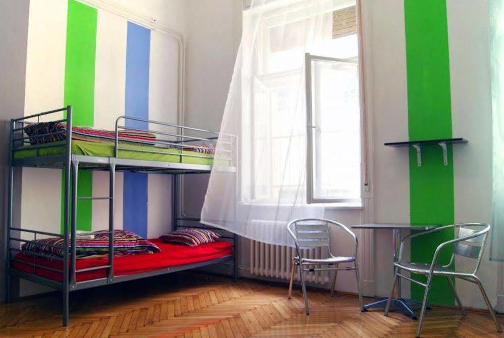Westend Hostel Budapest Exterior photo